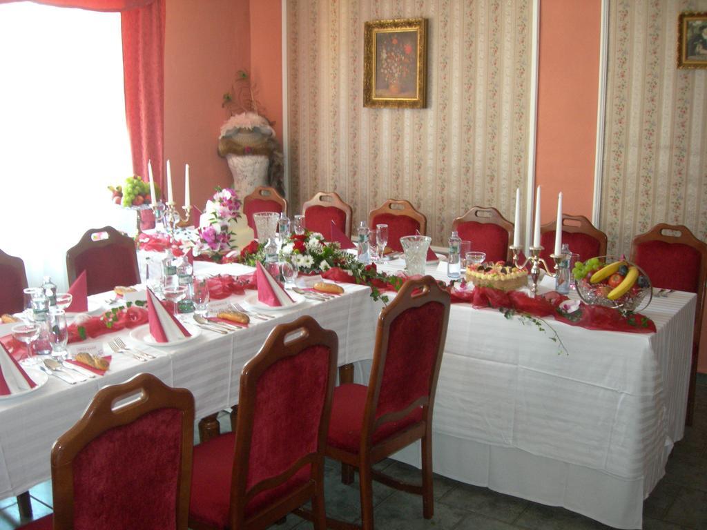 Penzion U Jindry Zeleznice Bagian luar foto